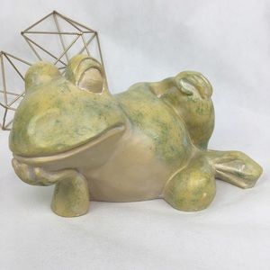 Green Resting Frog Figure